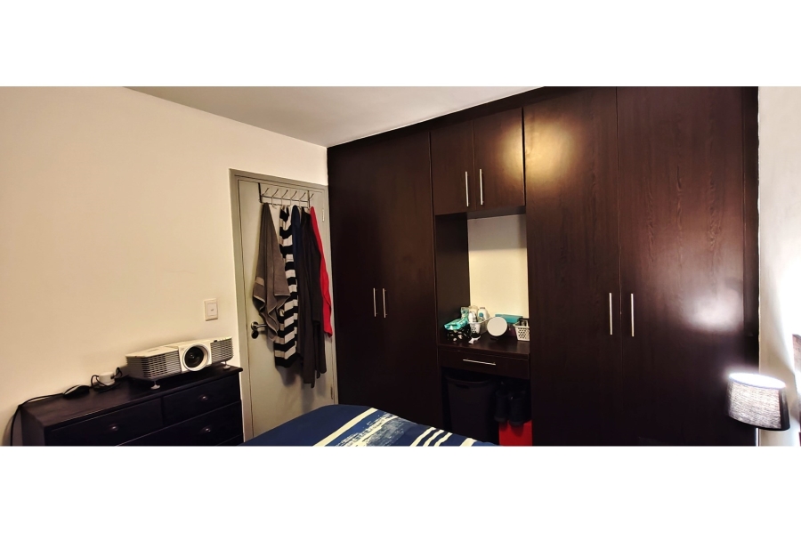 1 Bedroom Property for Sale in Zonnebloem Western Cape